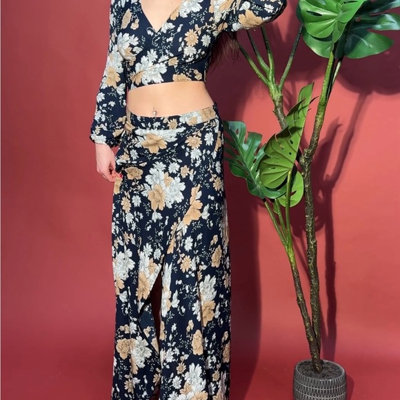 2 piece set - Picture 2 of 4